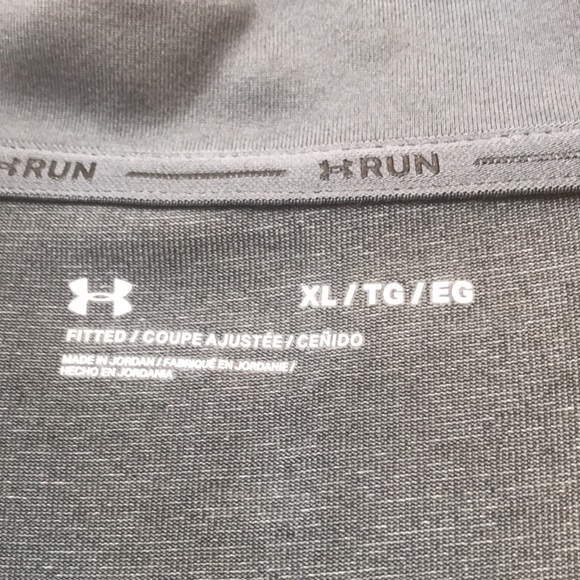 UA Run Fitted Pullover with 1/2 Zip Sz XL (Sku 61) - Picture 6 of 9